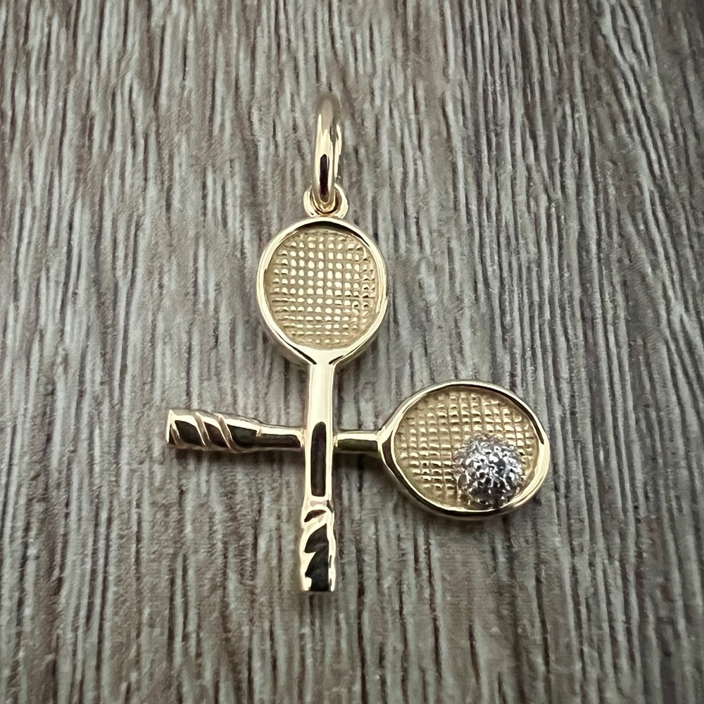 Tennis‎ racket charm